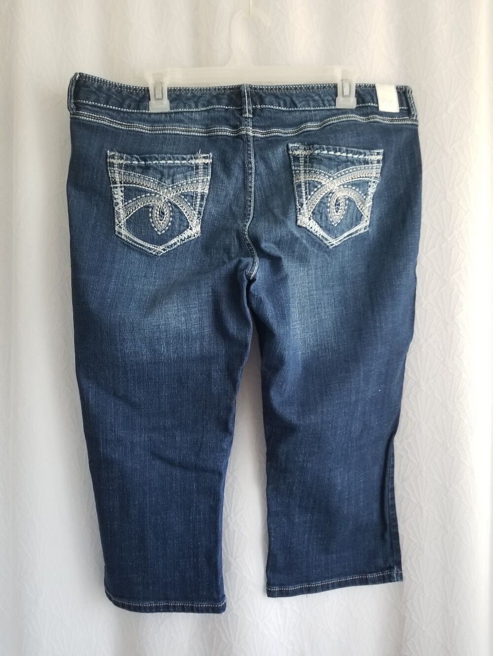 Maurices Women's Stretch Jean Capris 15/16 Med. Wash